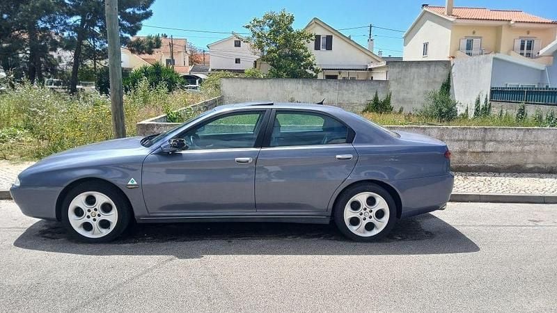 Usado 2002 Alfa Romeo 166 Sedan | € 1.100 - Imagem 1/4