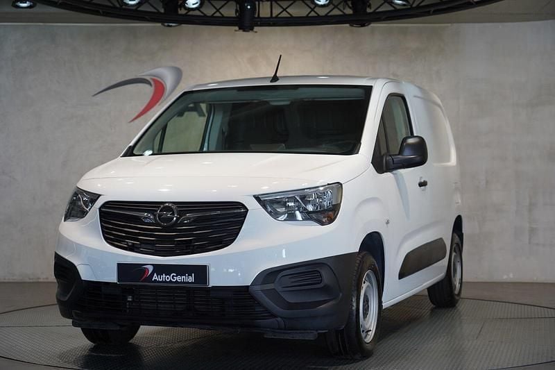 Branco Usado 2022 Opel Combo Enjoy Monovolume | € 16.990 (Preço justo) - Imagem 1/4