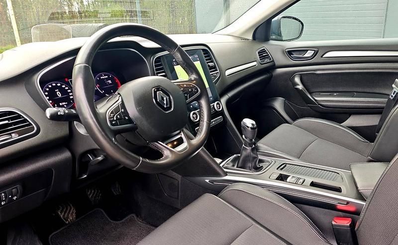 Usado Renault Mégane IV 115 HP (84 kW) 2021 Antracite Carrinha