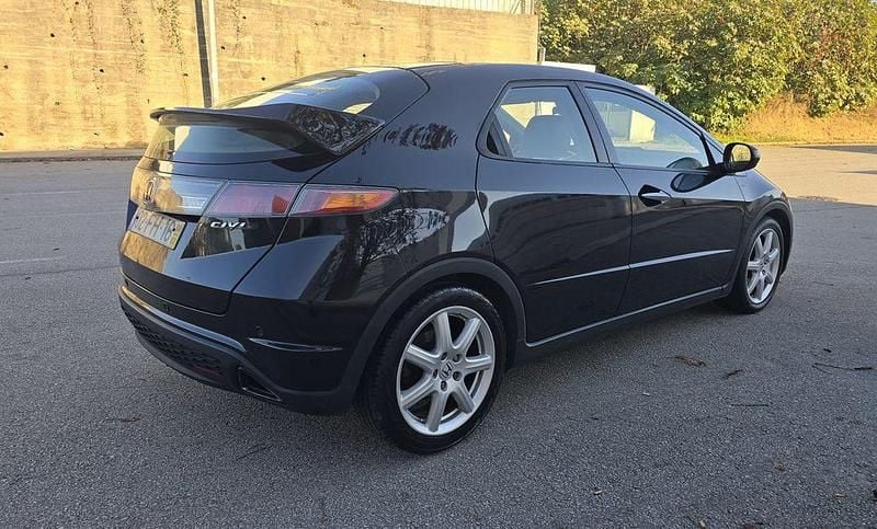 Usado Honda Civic Sport 140 HP (102 kW) 2008 Sedan