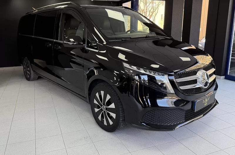 Usado Mercedes V250 Avantgarde 190 HP (139 kW) 2023 Preto Monovolume