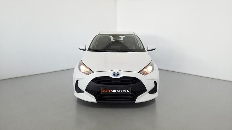 Usado Toyota Yaris Hybrid 92 HP (67 kW) 2021 Branco