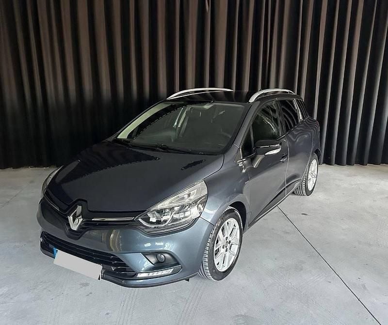 Cinzento Usado 2020 Renault Clio V Carrinha | € 11.990 (Bom preço) - Imagem 1/4
