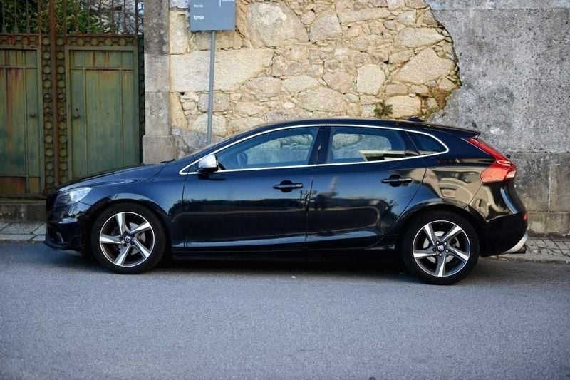 Preto Usado 2014 Volvo V40 Carrinha | € 9.500 (Bom preço) - Imagem 1/4