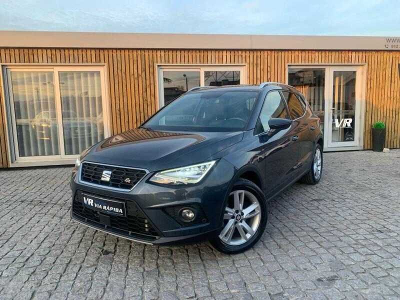 Cinzento Usado 2020 Seat Arona FR SUV | € 15.990 (Preço justo) - Imagem 1/4