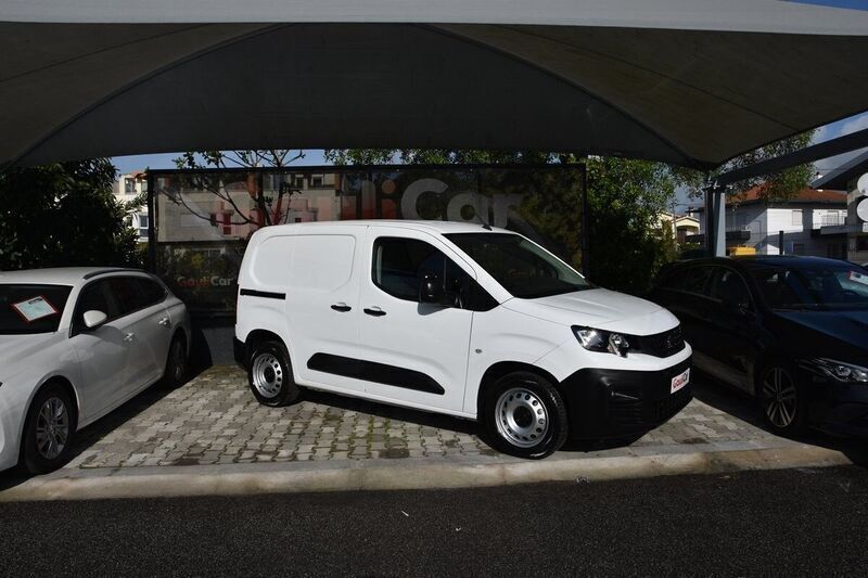 Branco Usado 2021 Peugeot Partner Monovolume | € 14.490 (Bom preço) - Imagem 1/4