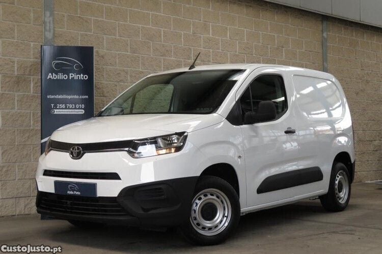 Usado Toyota Proace Comfort 102 HP (75 kW) 2021 Branco Monovolume