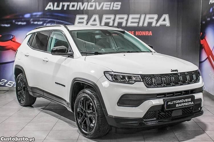 Branco Usado 2024 Jeep Compass Night Eagle SUV | € 29.500 (Preço justo) - Imagem 1/1
