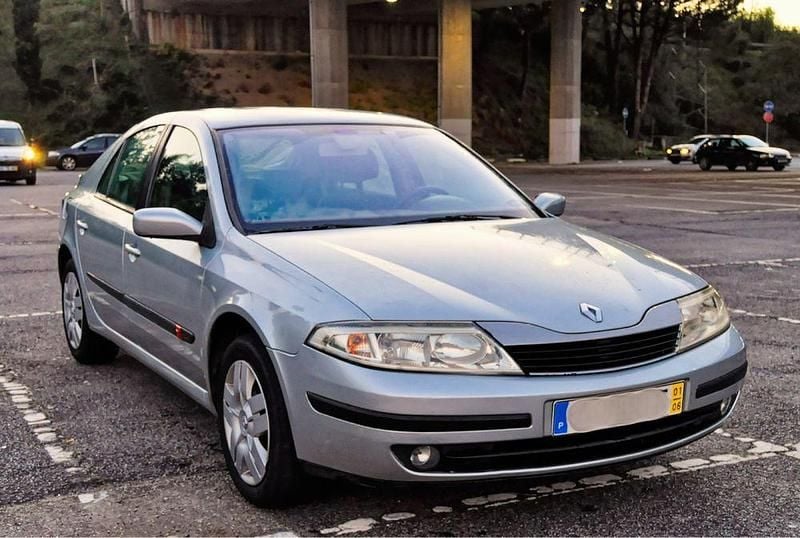 Usado 2001 Renault Laguna II Sedan | € 3.750 (Caro) - Imagem 1/4