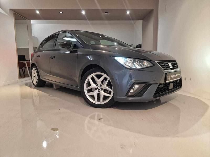 Cinzento Usado 2020 Seat Ibiza | € 13.950 (Preço justo) - Imagem 1/4