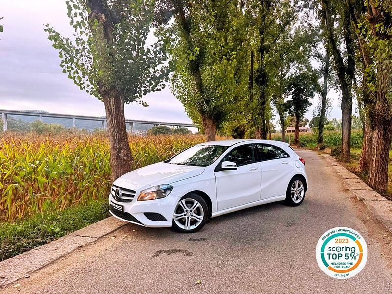 Branco Usado 2013 Mercedes A180 Style | € 11.500 - Imagem 1/4