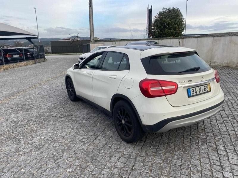 Usado Mercedes GLA200 Urban 136 HP (100 kW) 2014 Branco SUV