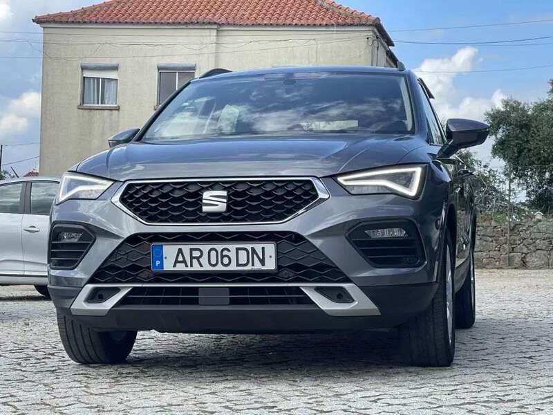 Cinzento Usado 2022 Seat Ateca Style SUV | € 20.950 (Preço justo) - Imagem 1/4