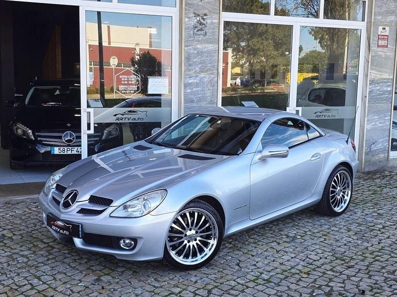 Cinza Usado 2008 Mercedes SLK200 Cabrios | € 14.950 - Imagem 1/4