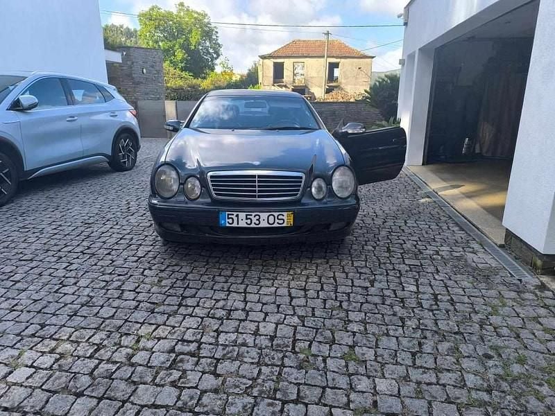 Usado Mercedes CLK200 192 HP (141 kW) 2000 Azul Coupé