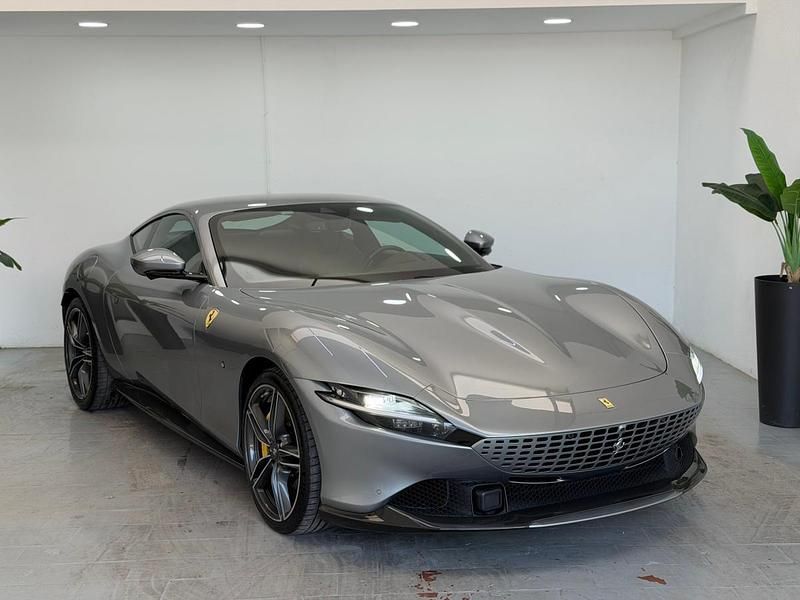 Cinza Usado 2021 Ferrari Roma Coupé | € 249.990 - Imagem 1/4