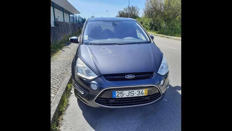 Cinzento Usado 2010 Ford S-MAX S Monovolume | € 9.950 (Bom preço) - Imagem 1/4