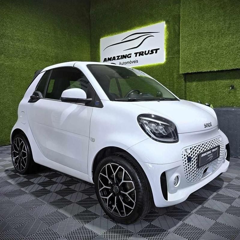 Branco Usado 2022 Smart ForTwo Electric Drive Passion Coupé | € 19.950 - Imagem 1/4