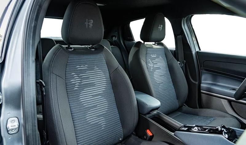 Usado Alfa Romeo Junior 114 kW (156 HP) 2025 Cinza SUV