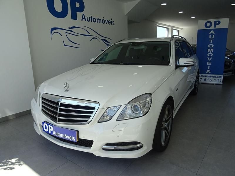 Usado Mercedes E220 Avantgarde 170 HP (125 kW) 2010 Branco Carrinha