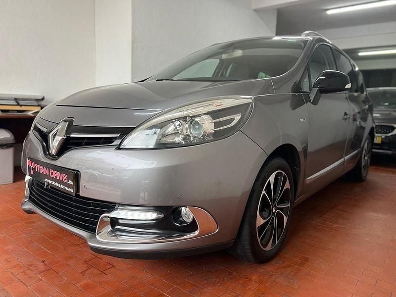 Cinza Usado 2016 Renault Scénic III Bose Edition Monovolume | € 12.500 (Preço elevado) - Imagem 1/4