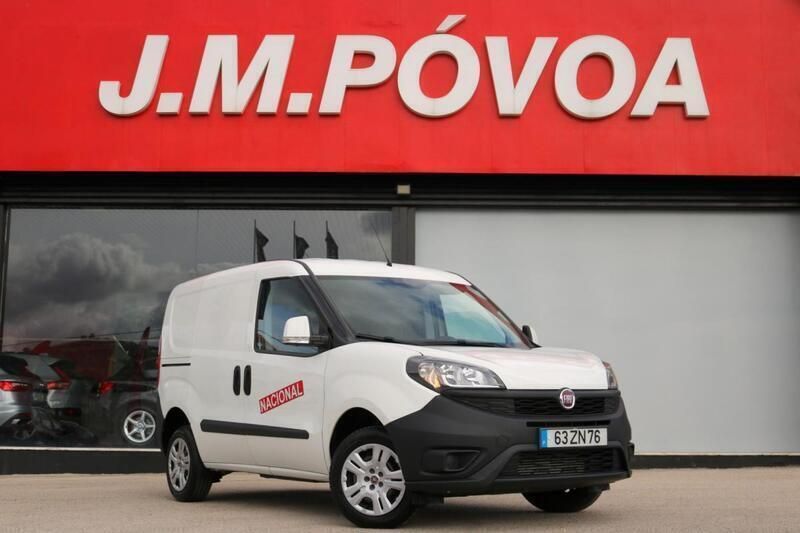 Branco Usado 2019 Fiat Doblò Easy Monovolume | € 14.990 (Caro) - Imagem 1/4