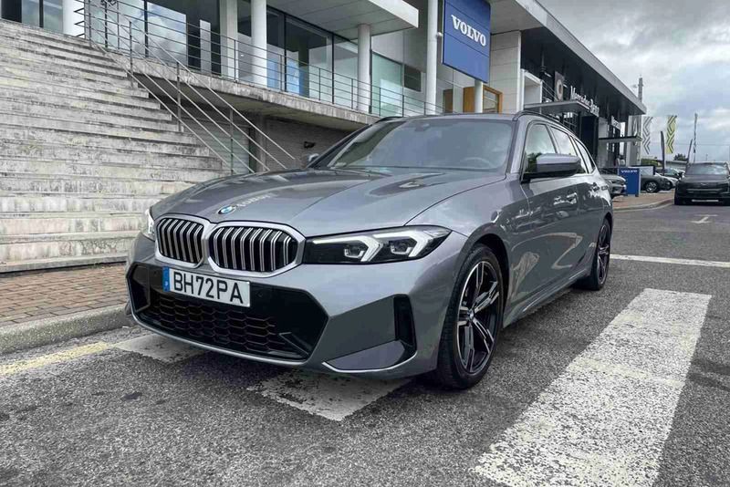 Vermelho Usado 2024 BMW 320 Advantage Coupé | € 45.490 (Preço justo) - Imagem 1/4