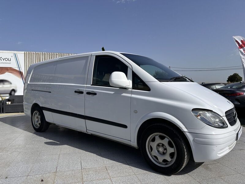 Branco Usado 2005 Mercedes Vito Monovolume | € 7.500 - Imagem 1/4