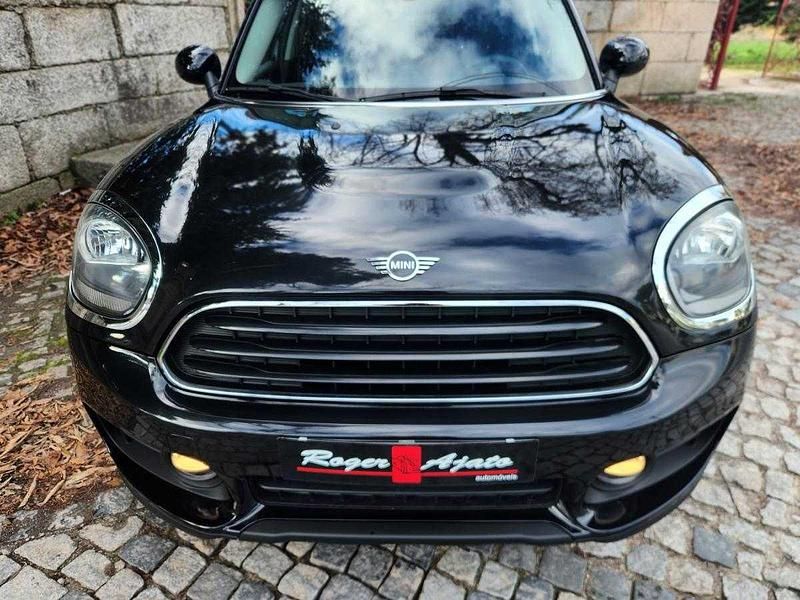 Usado Mini Countryman 116 HP (85 kW) 2018 Preto SUV