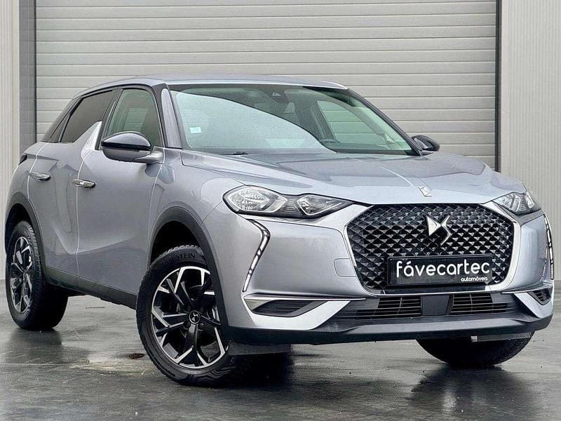 Usado DS Automobiles DS3 Crossback So Chic 102 HP (75 kW) 2020 Cinzento SUV