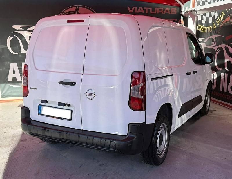 Usado Opel Combo 102 HP (75 kW) 2021 Branco Monovolume
