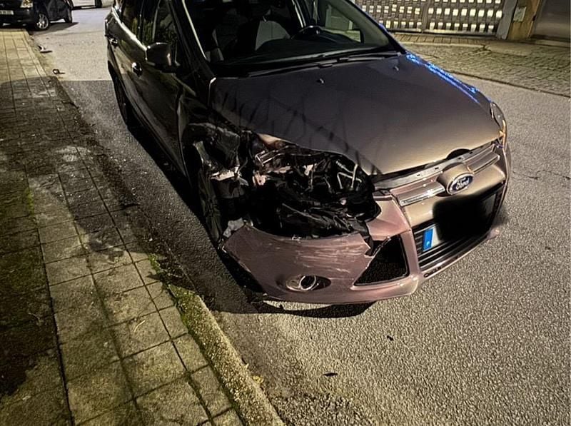 Usado 2013 Ford Focus Titanium Sedan | € 5.000 (Super Preço) - Imagem 1/4