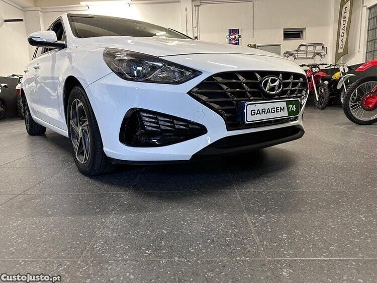 Branco Usado 2022 Hyundai i30 Style Citadino | € 14.999 (Super Preço) - Imagem 1/1