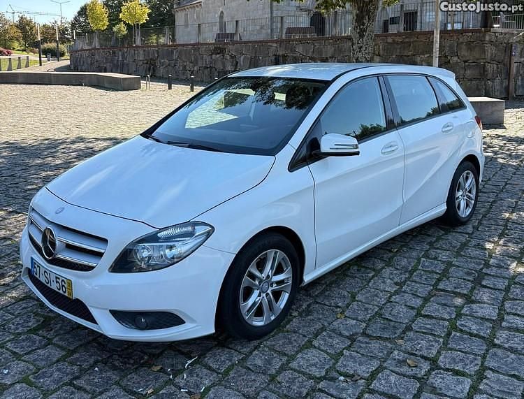 Branco Usado 2012 Mercedes B180 Monovolume | € 9.490 (Super Preço) - Imagem 1/1