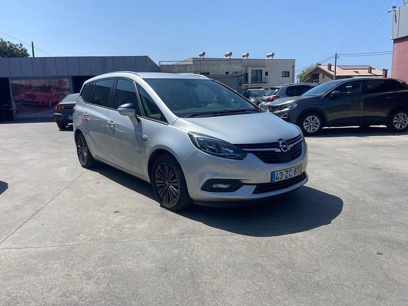 Cinza Usado 2019 Opel Zafira Life S Van | € 14.500 - Imagem 1/4