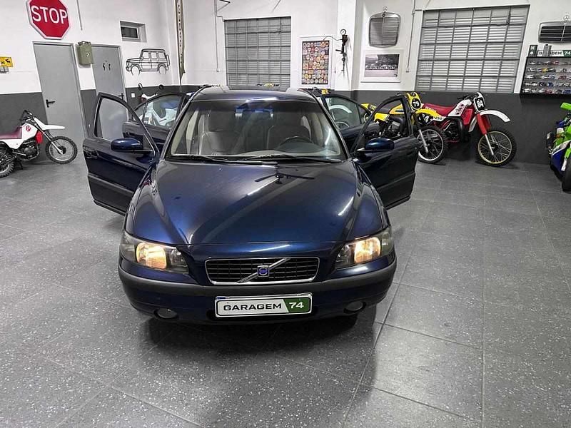 Usado Volvo S60 163 HP (119 kW) 2004 Azul Sedan