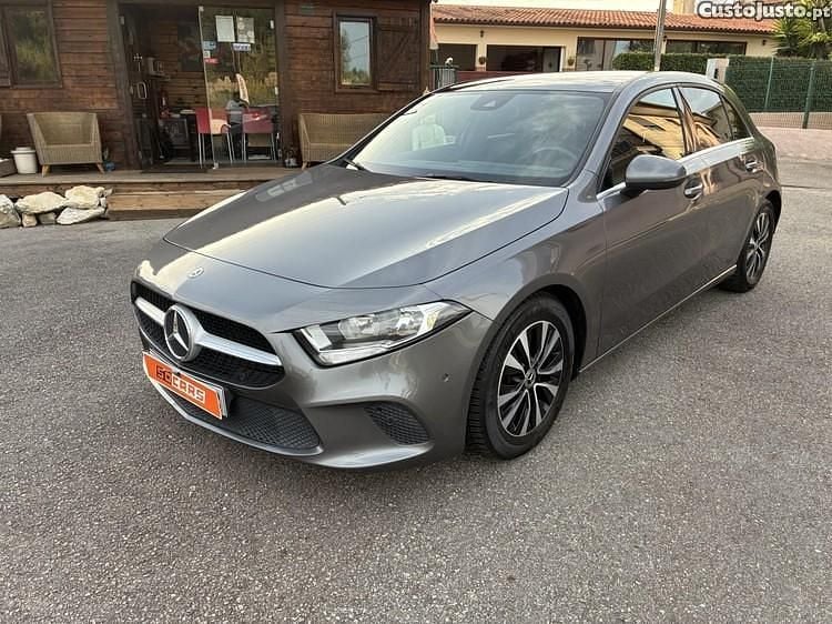 Cinza Usado 2020 Mercedes A180 Style Sedan | € 21.490 (Super Preço) - Imagem 1/1