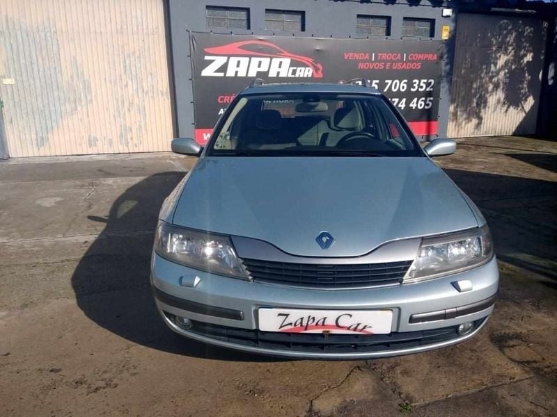 Cinzento Usado 2004 Renault Laguna II Carrinha | € 4.550 - Imagem 1/4