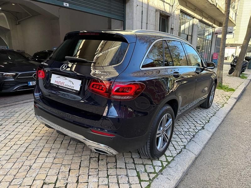 Usado Mercedes GLC300 320 HP (235 kW) 2021 Azul SUV