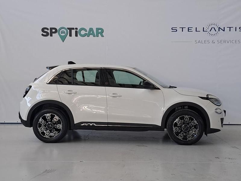 Usado Fiat 600 Red 114 kW (156 HP) 2025 Branco SUV