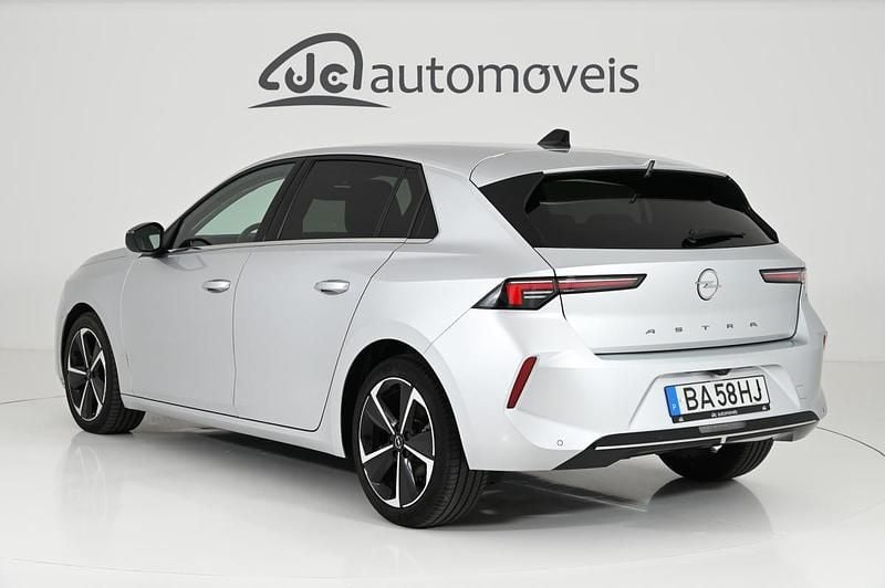 Cinza Usado 2023 Opel Astra Elegance | € 23.900 (Preço justo) - Imagem 1/2