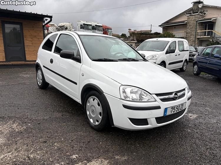 Usado Opel Corsa 70 HP (51 kW) 2004 Branco Citadino