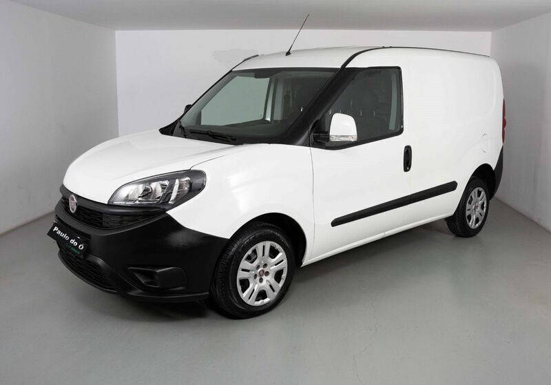 Branco Usado 2021 Fiat Doblò Monovolume | € 14.980 (Preço elevado) - Imagem 1/4