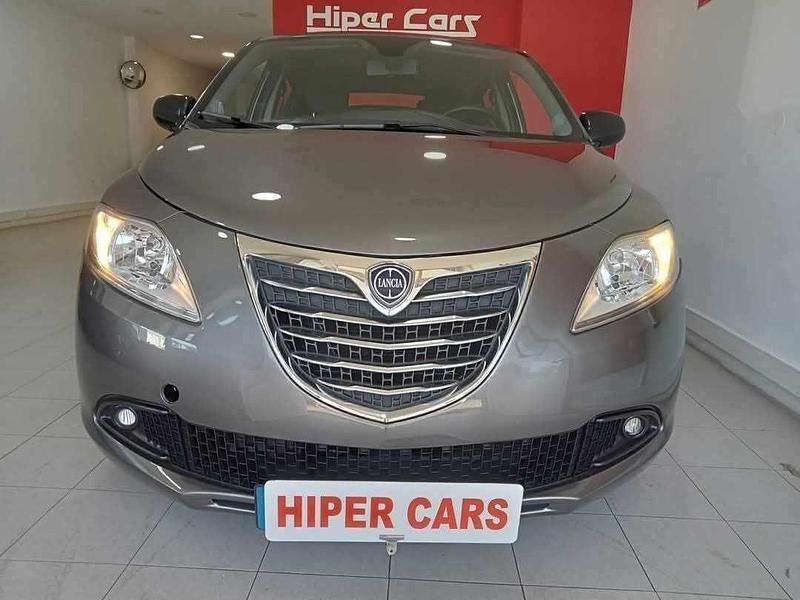 Usado Lancia Ypsilon 69 HP (50 kW) 2013 Outra Citadino