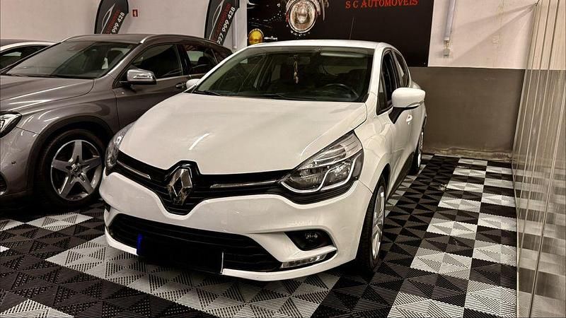 Usado 2018 Renault Clio IV Sedan | € 10.500 (Preço justo) - Imagem 1/4