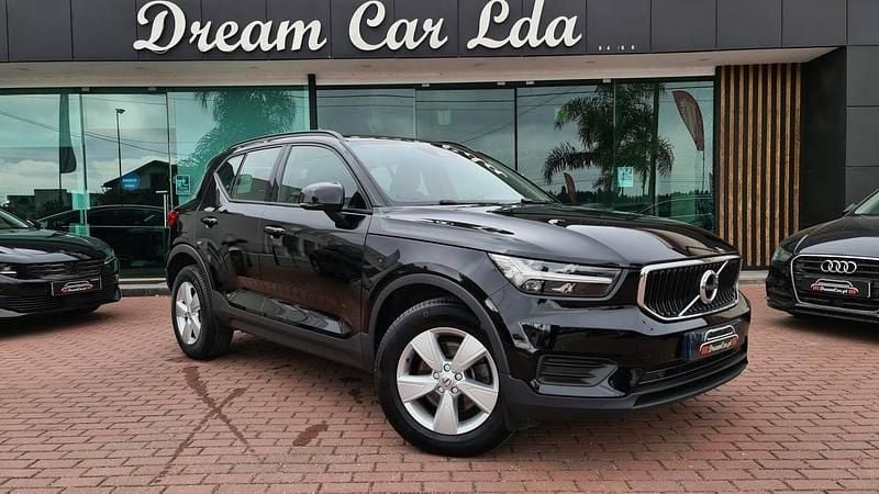 Usado Volvo XC40 Momentum 129 HP (94 kW) 2021 Preto SUV