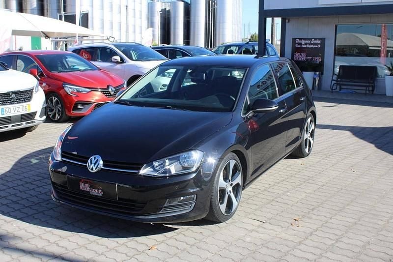 Preto Usado 2014 VW Golf VII Trendline Citadino | € 12.900 (Preço justo) - Imagem 1/4