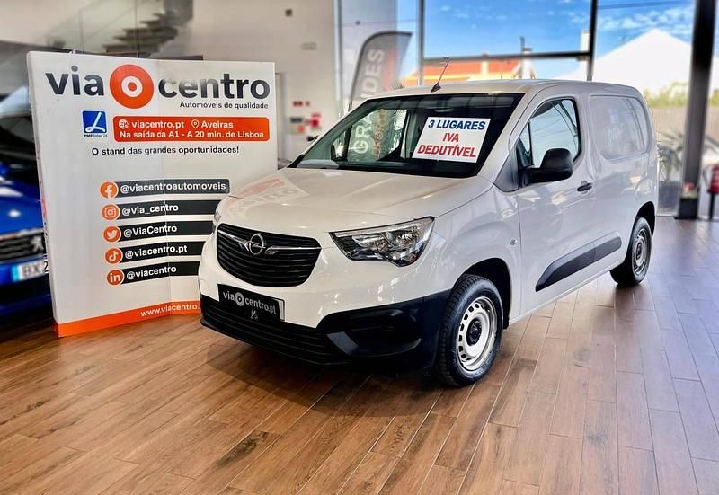 Branco Usado 2022 Opel Combo Enjoy Monovolume | € 14.350 (Preço justo) - Imagem 1/4