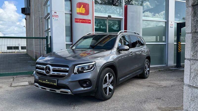 Cinza Usado 2020 Mercedes GLB200 SUV | € 33.500 (Preço justo) - Imagem 1/4