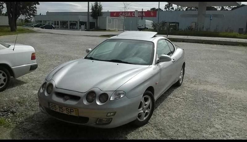 Cinzento Usado 2001 Hyundai Coupé Coupé | € 3.000 - Imagem 1/2